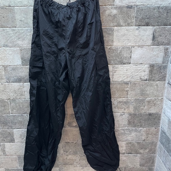 ❤️ VICTORIA SECRET PINK BLACK PARACHUTE BALLOON PANTS SIZE XS - Picture 2 of 8
